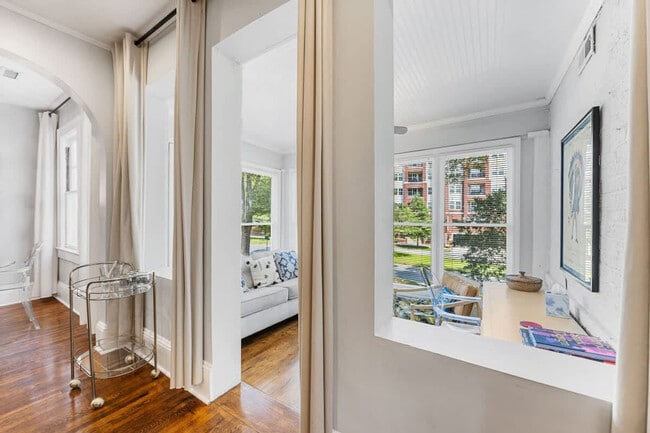 Building Photo - 500 Queens Rd