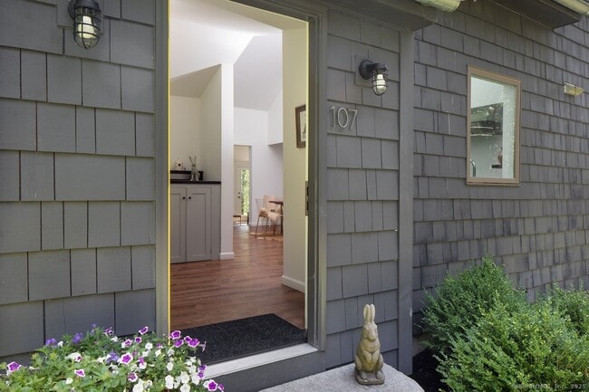 Building Photo - 107 CT-126