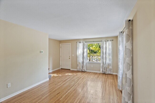Building Photo - 4416 Lyndale Ave S