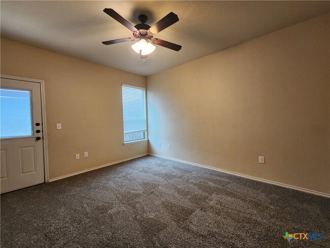 Building Photo - 712 Creekside Cir
