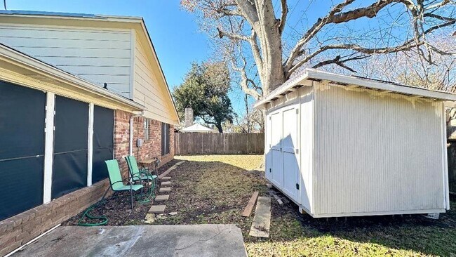 Building Photo - 2734 Colony Dr