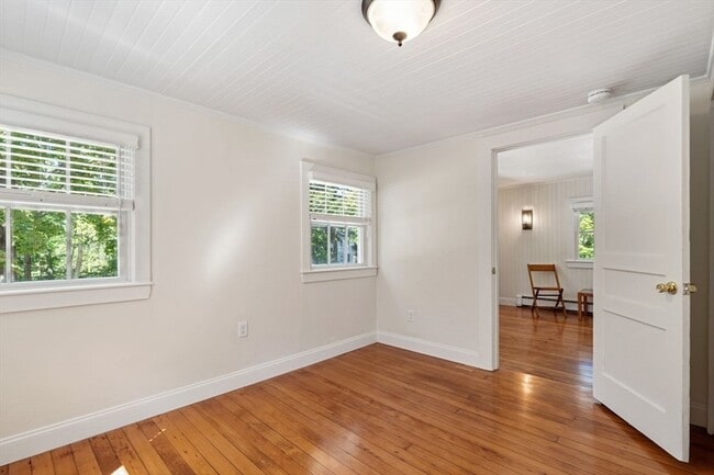 Building Photo - 498 Beechwood St