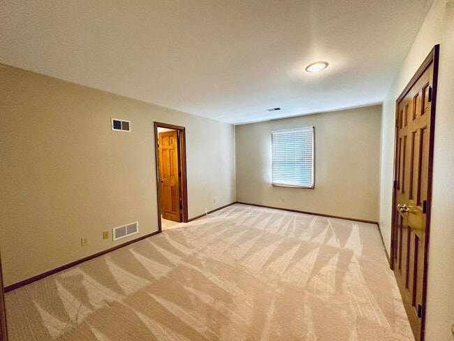 Building Photo - {13040} Spacious Cherry Creek Home + First...