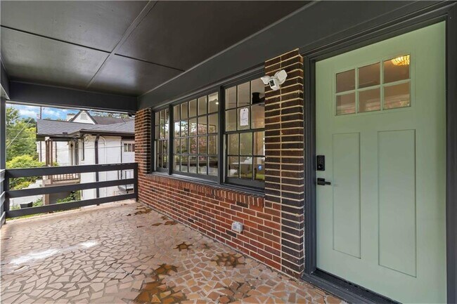 Building Photo - 74 Chappell Rd NW