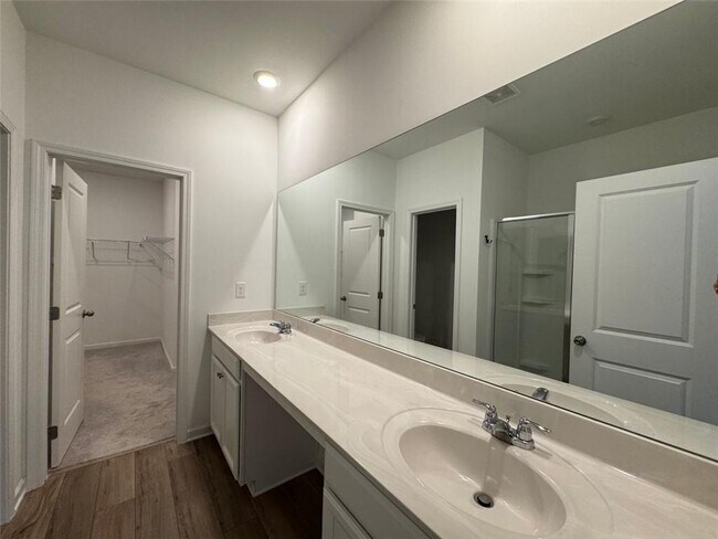 Building Photo - 204 Peregrine Point