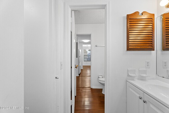 Building Photo - 476 Lombard St