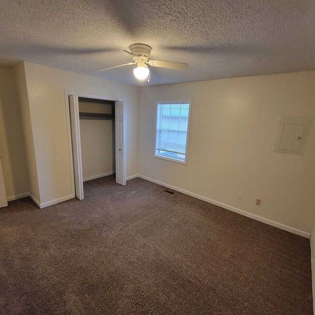 Building Photo - Stout Street