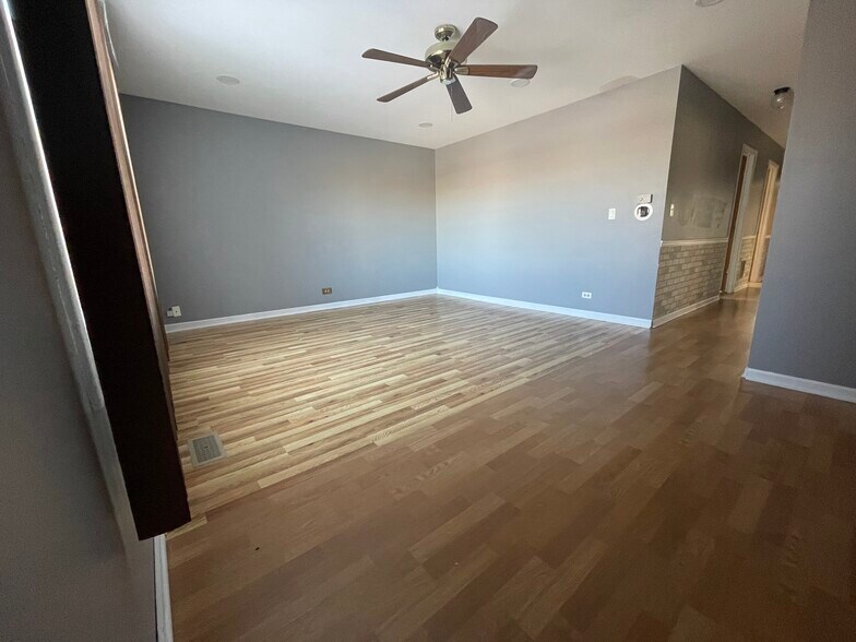 Building Photo - 1105 E Ardyce Ln