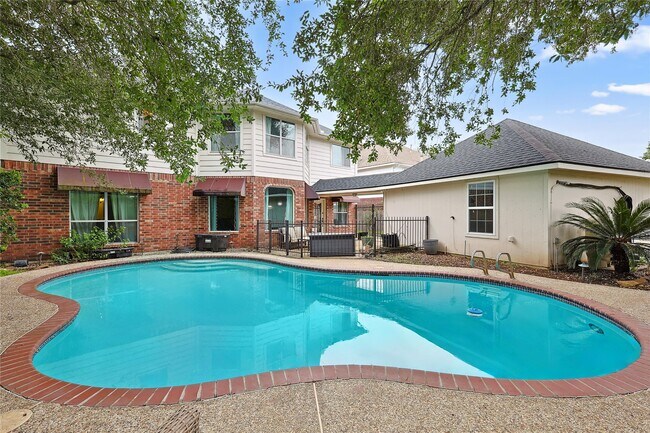 Building Photo - 1415 Meadow Hill Dr