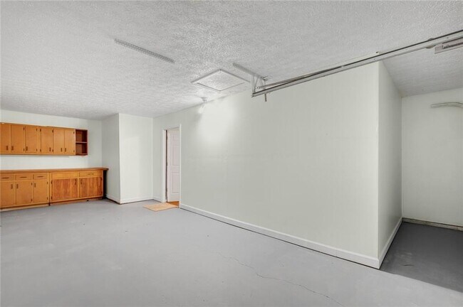 Building Photo - 1810 River Rock Trail