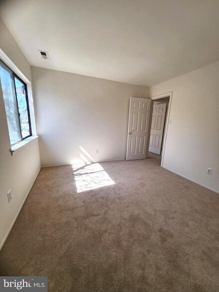 Building Photo - 103 Lucas Ln