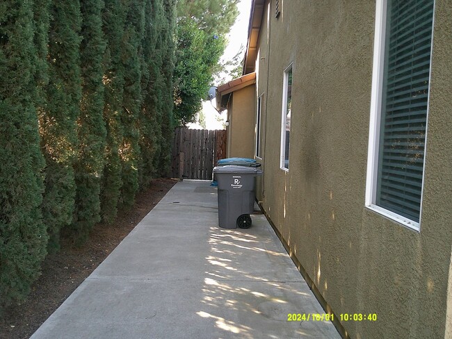 Building Photo - 135 Rennert Way