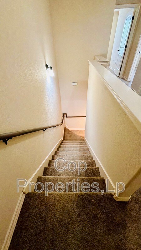 Building Photo - 7102 Micayla Cv