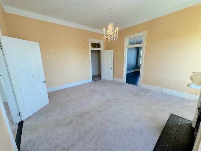 Building Photo - 226 E Gwinnett St