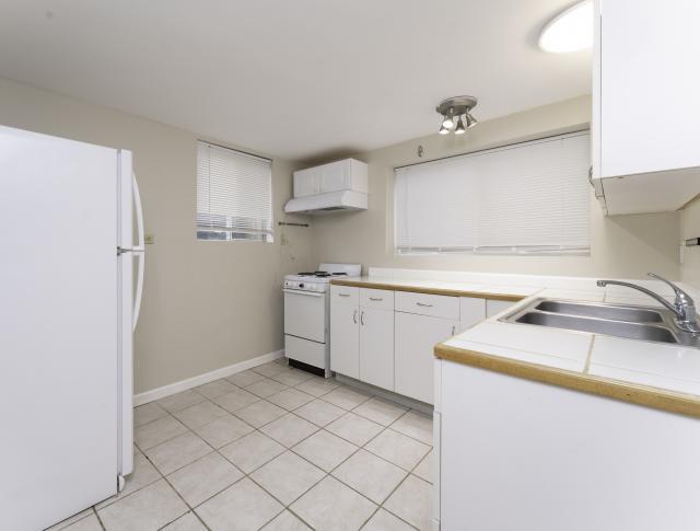 Building Photo - 4 bedroom in Seattle WA 98103
