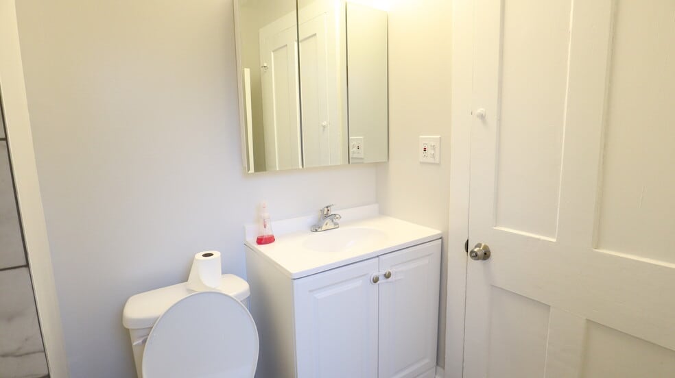 Building Photo - 355 S Rocky River Dr