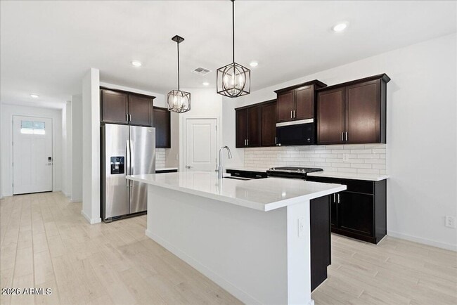Building Photo - 15875 W Cottontail Ln