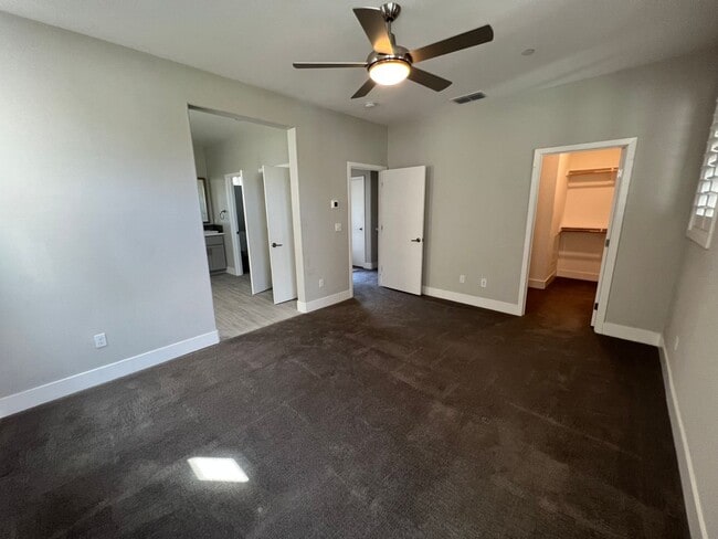Building Photo - 2 bedroom | 2.5 bathrooms | Home in Alkali...