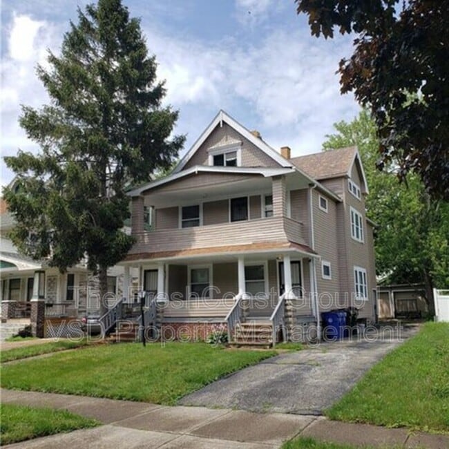 Primary Photo - 11705 Hamlen Ave