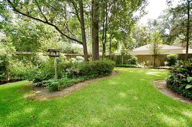 Building Photo - 11710 Glenway Dr