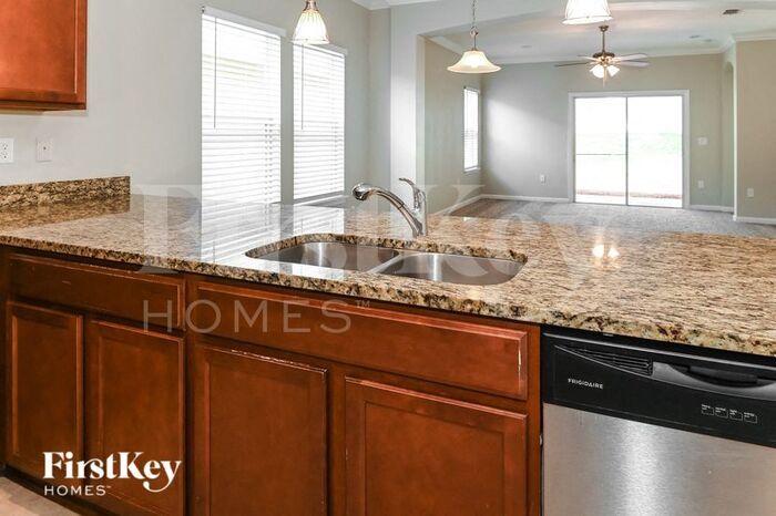 Building Photo - 8906 Devon Pines Dr