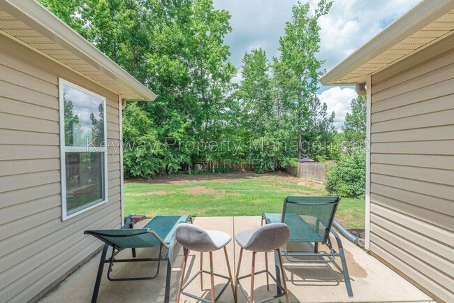 Building Photo - 3128 Alexandria Dr