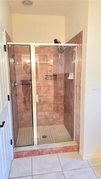 Building Photo - 3037 Crest Dr