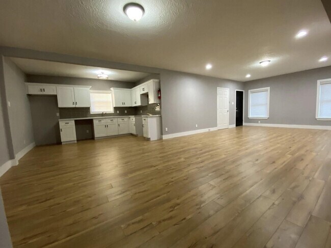 Building Photo - 2802 Palm St