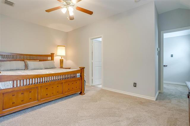 Building Photo - 13704 Southern Oaks Dr