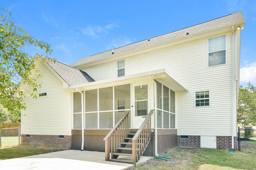 Building Photo - 441 Parrish Hill