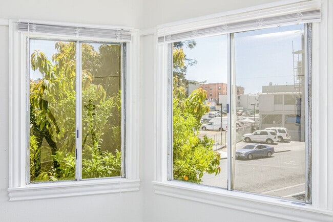 Building Photo - 1446 1st Ave