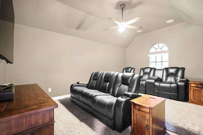 Building Photo - Beautiful 4-Bedroom Home in Stevens Ranch – Walking Distance to Northside ISD Schools!