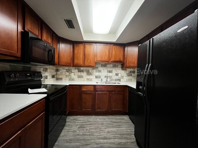 Building Photo - 2040 S Longmore