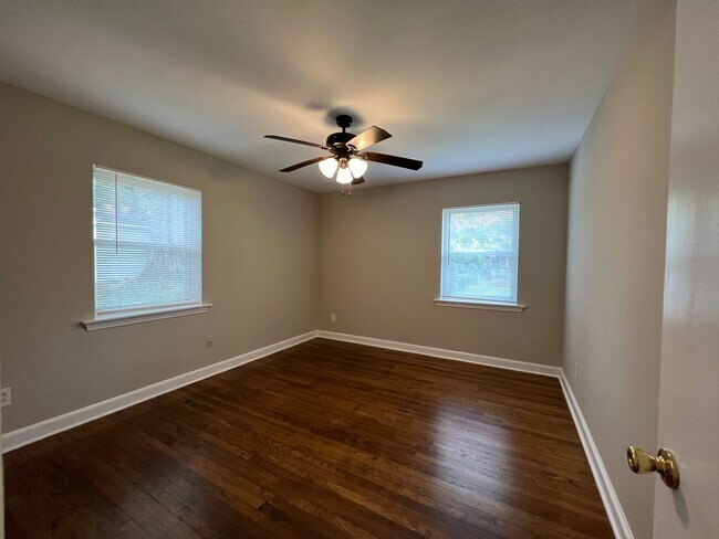 Building Photo - 3 Bedroom / 2 Bath in Dalraida