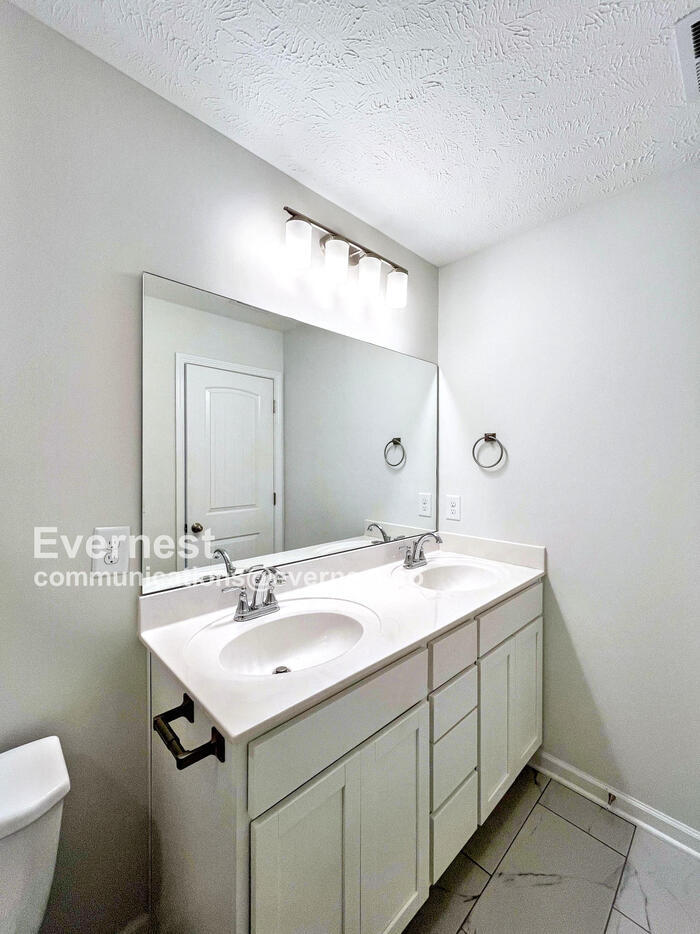 Building Photo - 218 Ansley Wy