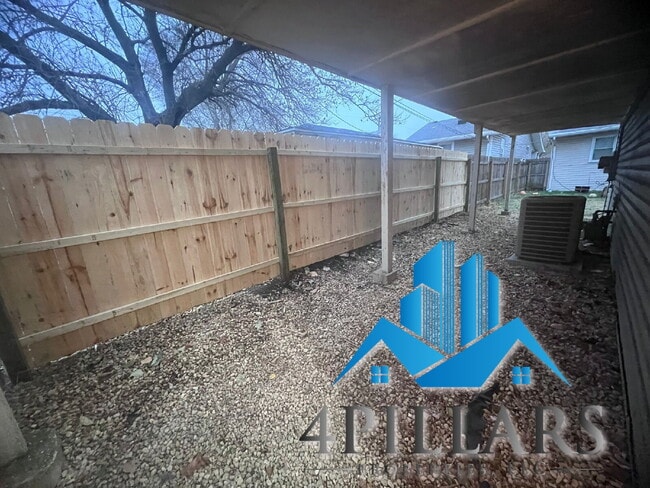 Building Photo - 403 Kenwood St