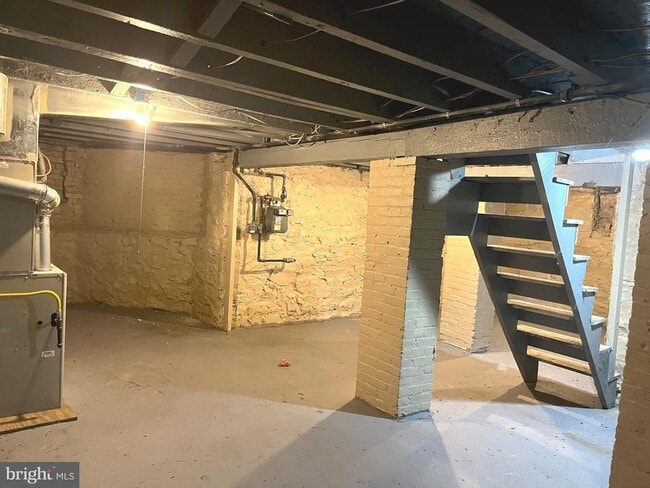 Building Photo - 2001 Poplar Grove St