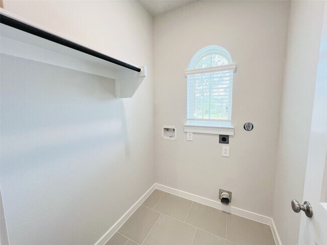 Building Photo - 29818 Ellwood Ln