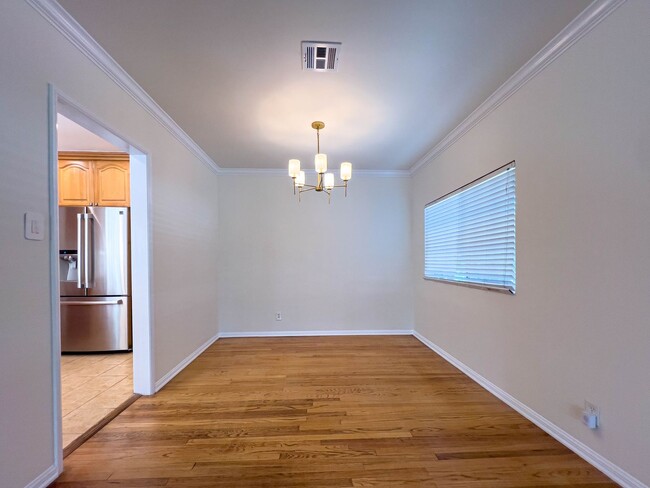 Building Photo - Spacious 3BR Home near Lake Balboa!