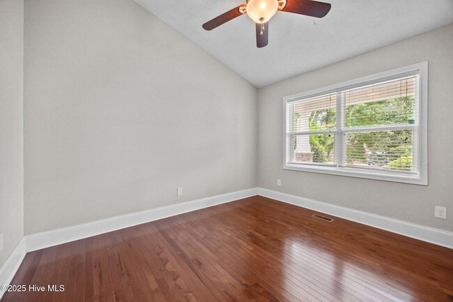 Building Photo - 123 Lightwater Dr