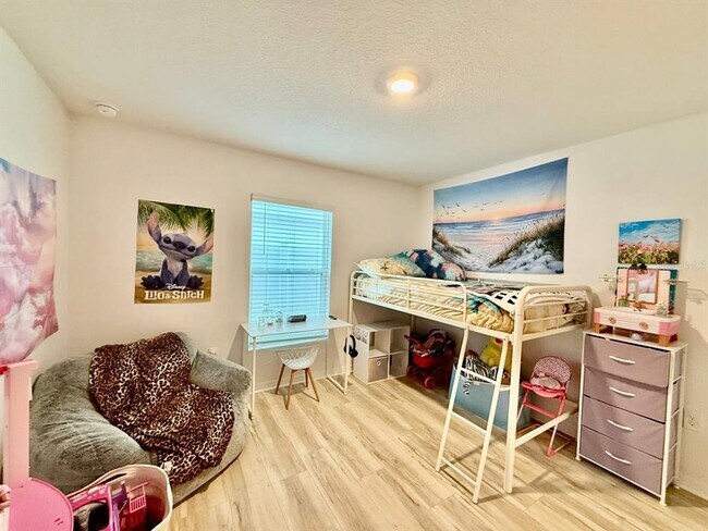 Building Photo - 1026 Golden Shiner Ave