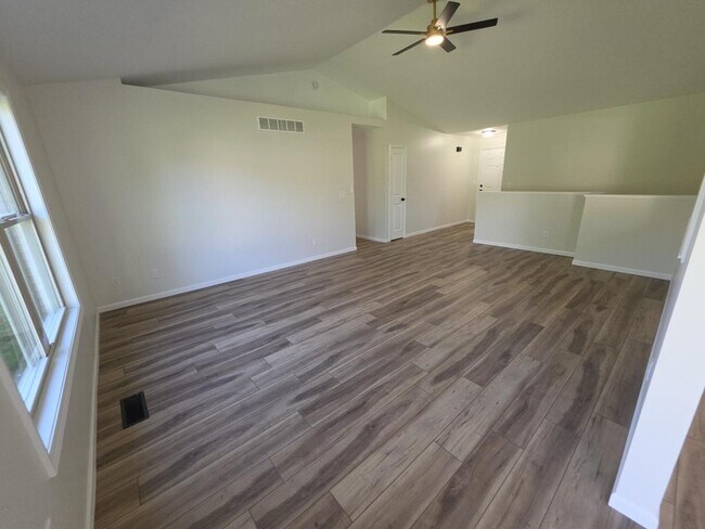 Building Photo - 1813 Rambling Rose Ln