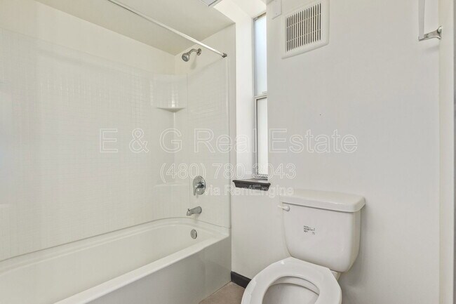 Building Photo - 129 N 11th Ave