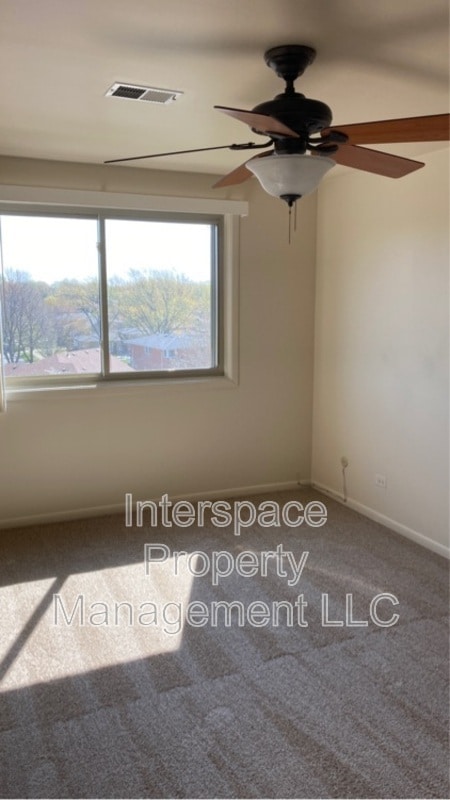 Building Photo - 9937 S Cicero Ave