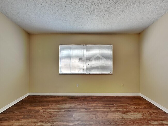 Building Photo - 1294 Cypress Bend Cir