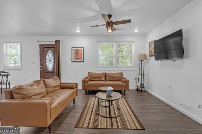 Building Photo - 2533 Godfrey Dr NW