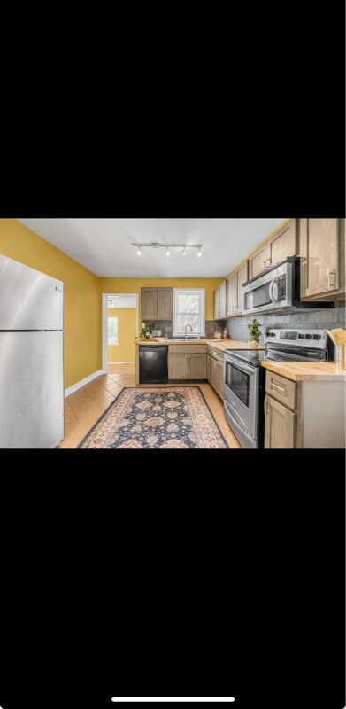 Building Photo - 1104 Liggett St