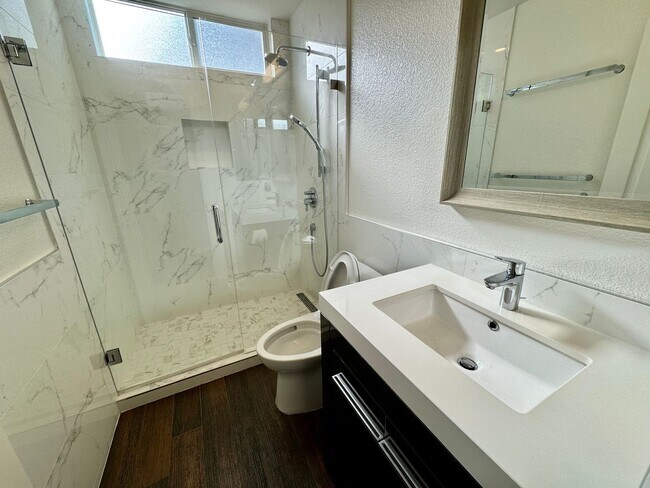 Building Photo - 12 Amberwood Cir