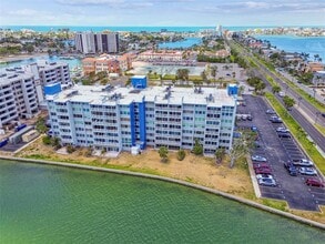 Building Photo - 500 Treasure Island Causeway