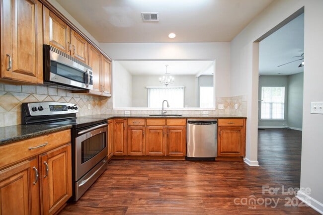 Building Photo - 9821 Carson Whitley Ave